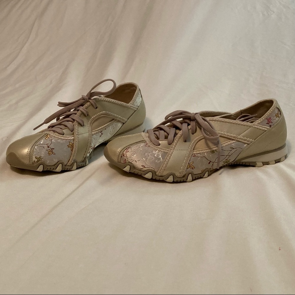 New Floral SKECHERS Metallic Waterlily Lace Ups - Picture 8 of 14